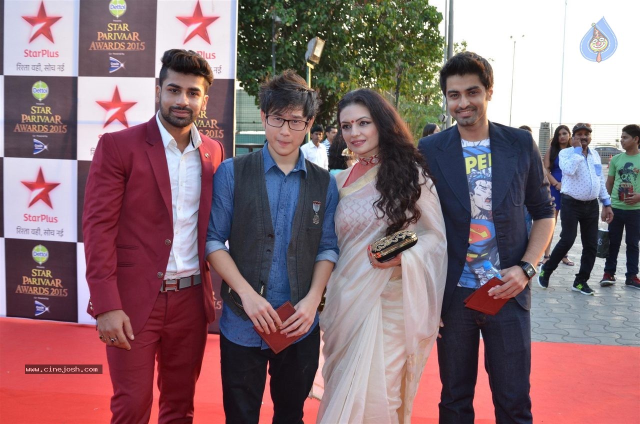 Top TV Celebs at the Star Parivaar Awards 2015 - 35 / 64 photos