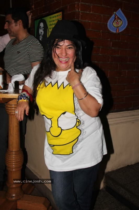 Tribute Party to The King of POP - 36 / 39 photos
