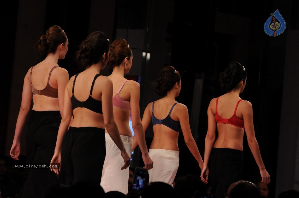 Triumph Bikini Fashion Show - 7 / 32 photos