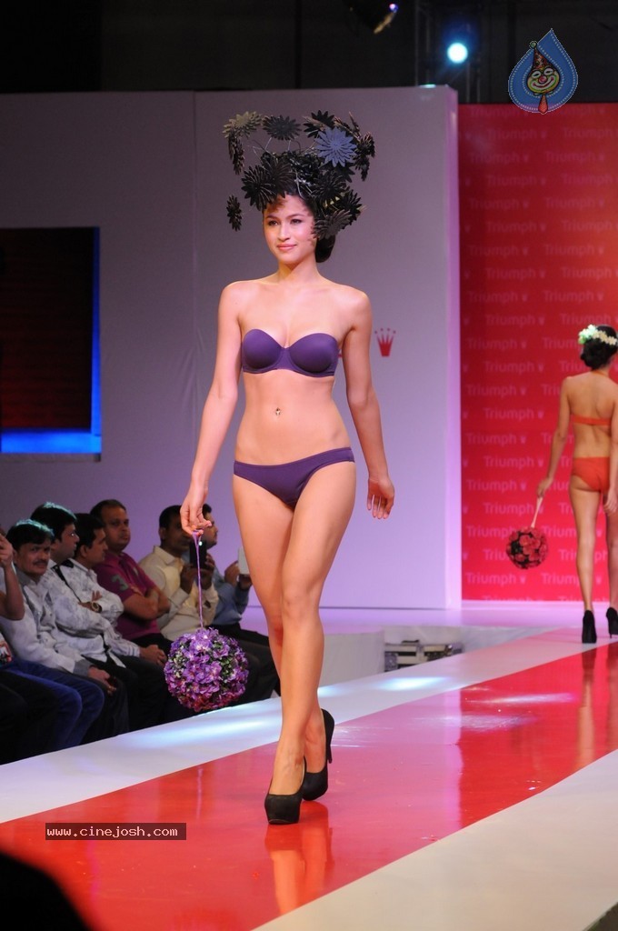 Triumph Bikini Fashion Show - 29 / 32 photos