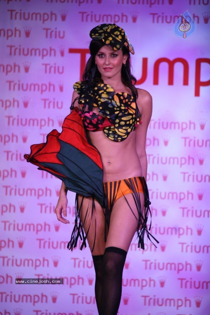 Triumph Lingerie Hot Fashion Show - 16 / 42 photos