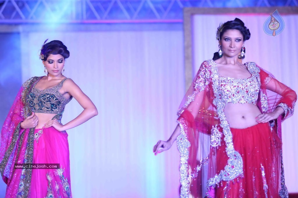 Trrain Retail Awards 2011 Fashion Show - 30 / 51 photos