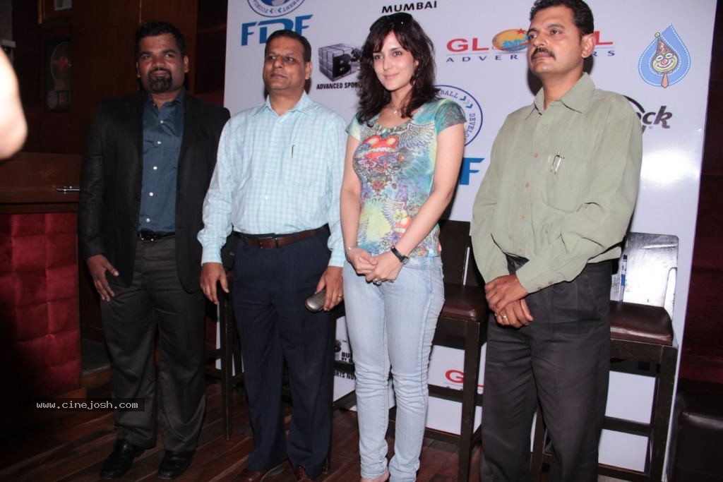 Tulip Joshi at Football Marathon Run 2012 Event - 2 / 42 photos