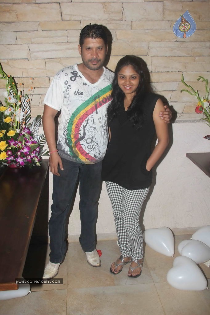 TV Actress Sangeeta Bday Party - 9 / 31 photos