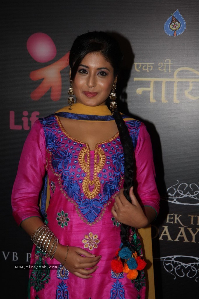 TV Celebs at Ek Thhi Naayka Launch - 44 / 67 photos