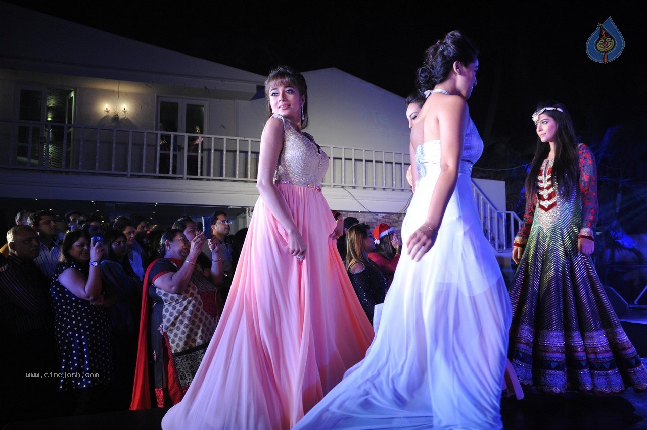 TV Celebs Walk The Ramp at Telly Calendar 2015 Launch - 71 / 98 photos