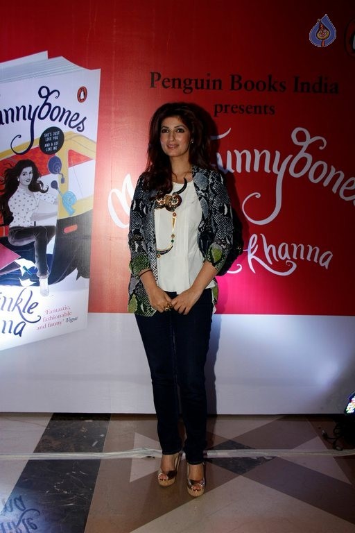 Twinkle Khanna Mrs Funnybones Book Launch - 39 / 42 photos