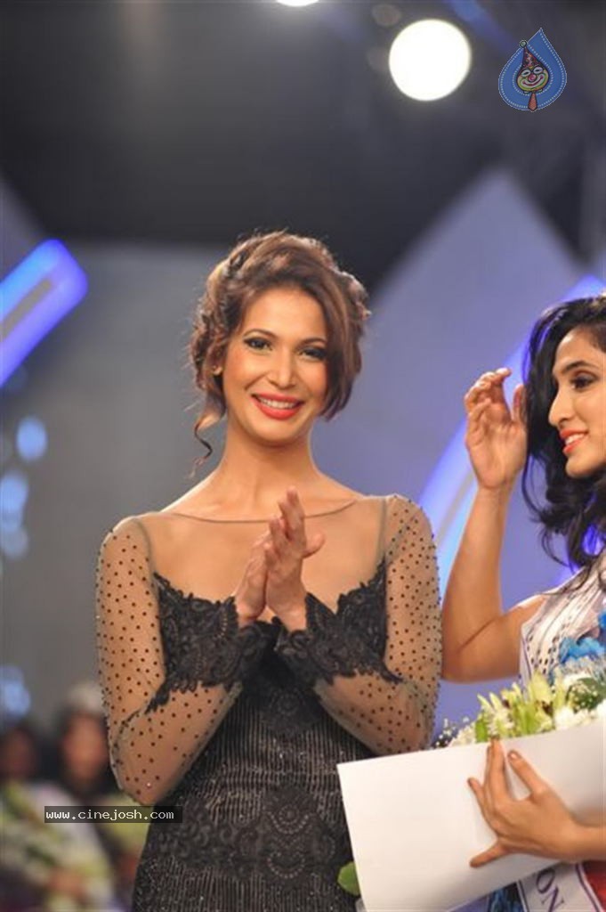 Unveiling of Miss India 2014 Crown - 21 / 65 photos
