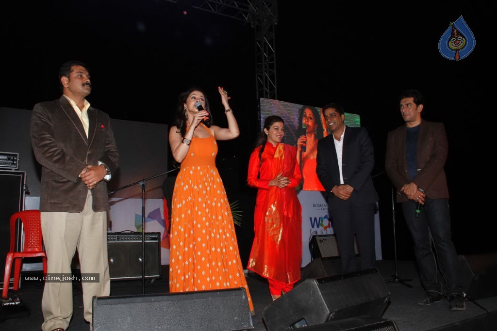 Urmila Matondkar at Worli Festival - 5 / 35 photos