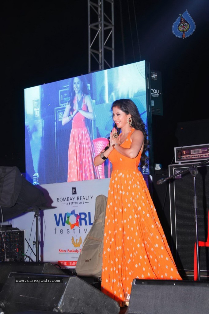 Urmila Matondkar at Worli Festival - 27 / 35 photos
