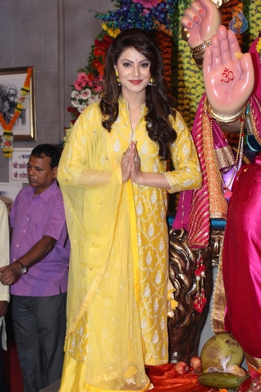 Urvashi Rautela and Poonam Pandey Ganesh Darshan Photos - 22 / 28 photos