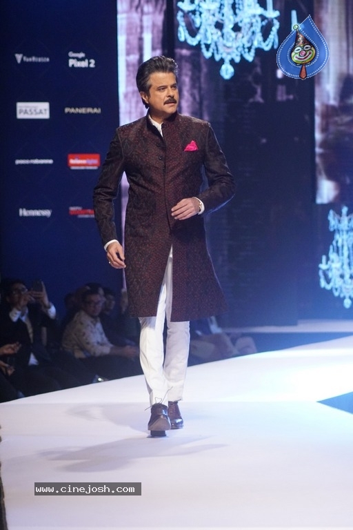 Van Heusen GQ Fashion Nights 2017 - 17 / 52 photos