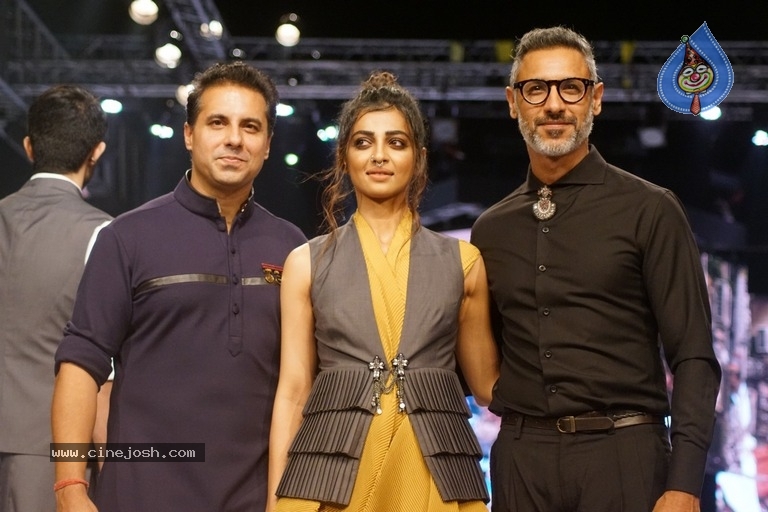 Van Heusen GQ Fashion Nights 2017 - 47 / 52 photos