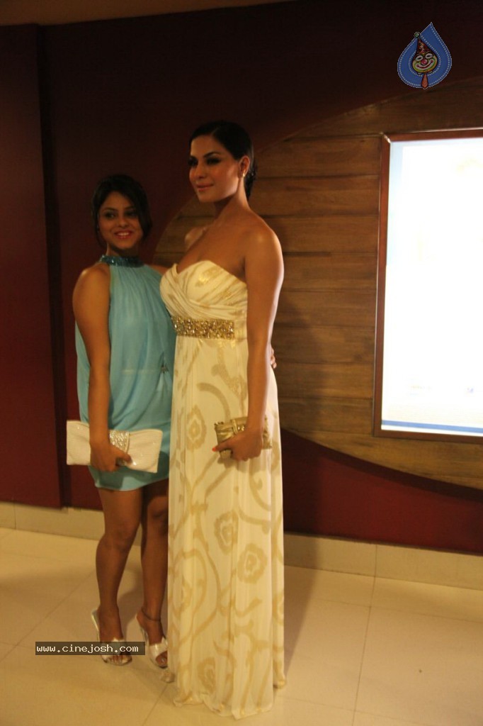 Veena Malik at Zindagi 50 50 Premiere - 14 / 29 photos