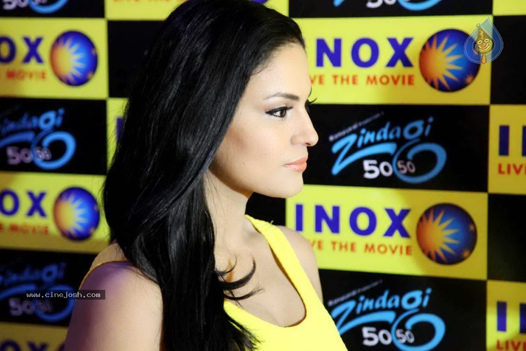 Veena Malik Promotes Zindagi 50 50 - 11 / 16 photos