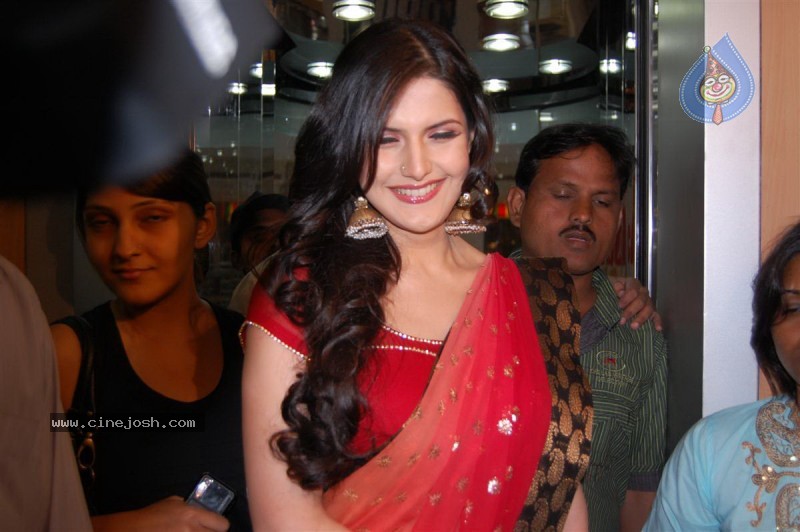 Veer Flim Heroine Zarine Khan Photo Stills - 15 / 27 photos