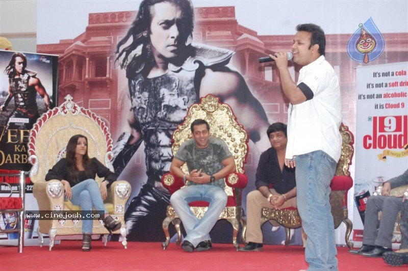 Veer At Salman Khan Conquers Suburban Mall And Hosts his Darbar Stills - 44 / 46 photos