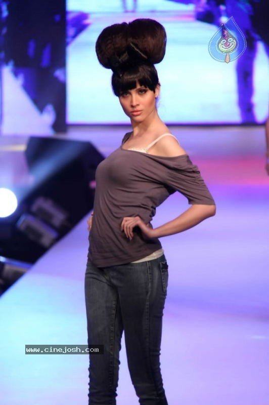 Vero Moda Fashion Show at Race Course Club - 58 / 66 photos