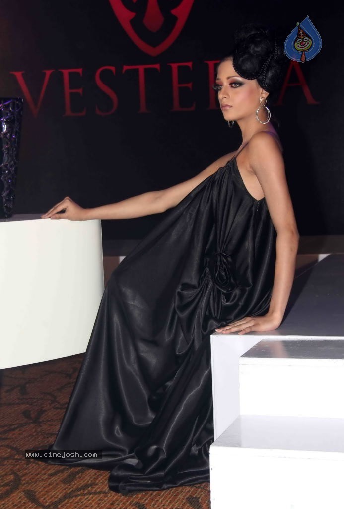 Vesteria High End Decor Showroom Launch - 15 / 67 photos