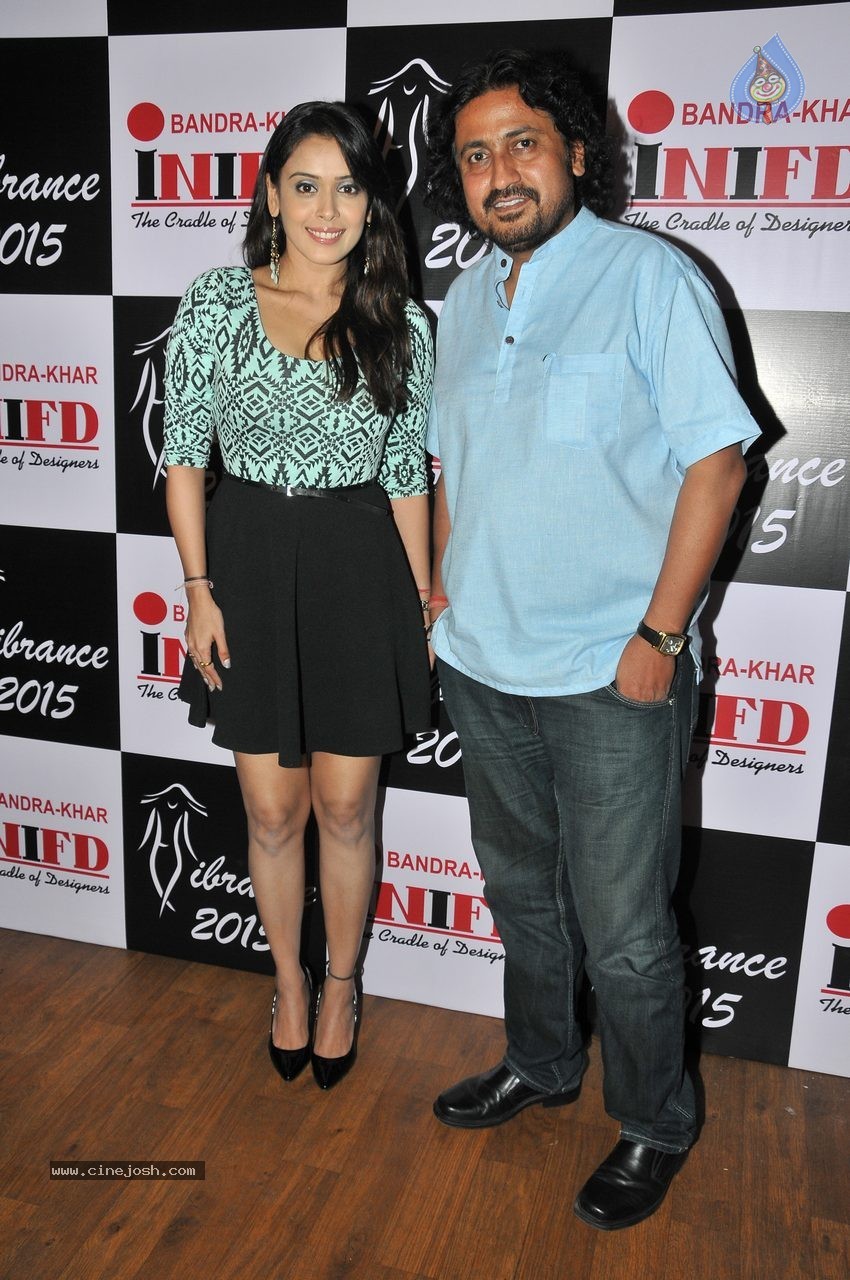 Vibrance 2015 Fashion Show - 18 / 62 photos