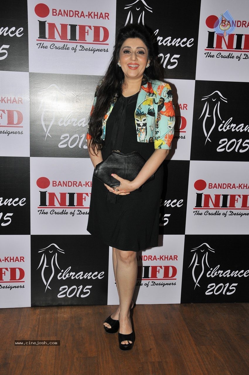 Vibrance 2015 Fashion Show - 24 / 62 photos