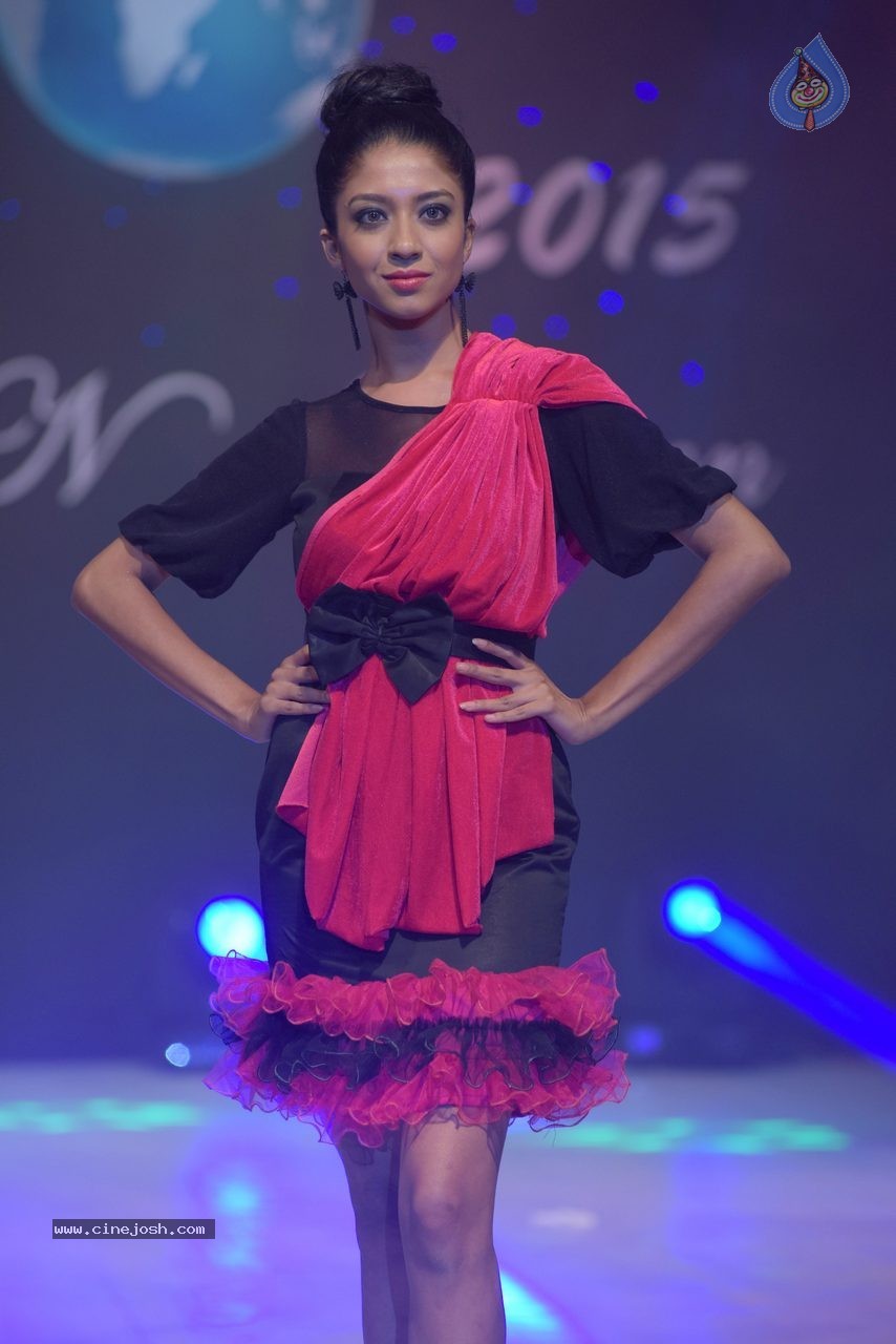 Vibrance 2015 Fashion Show - 29 / 62 photos