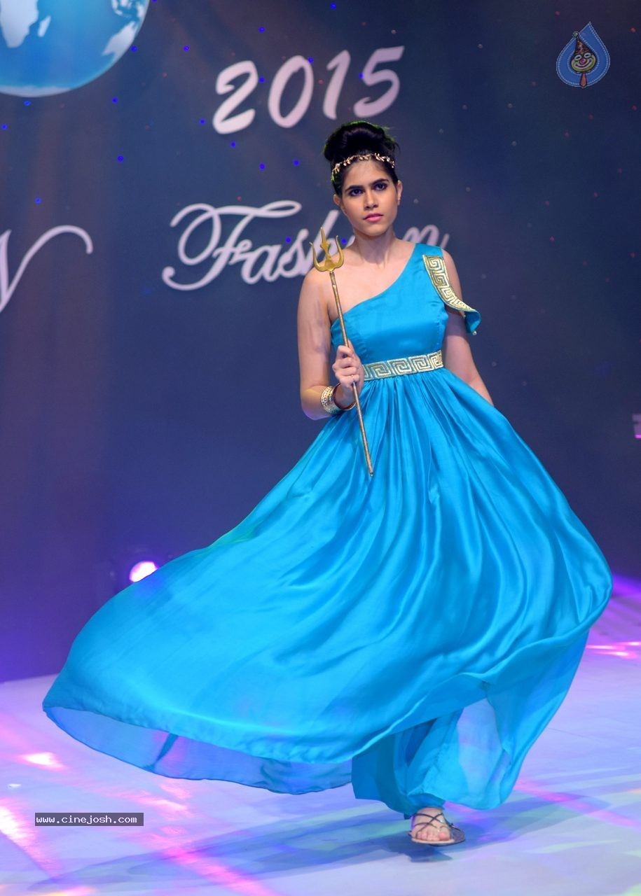Vibrance 2015 Fashion Show - 35 / 62 photos
