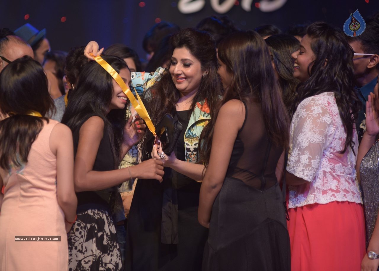 Vibrance 2015 Fashion Show - 54 / 62 photos