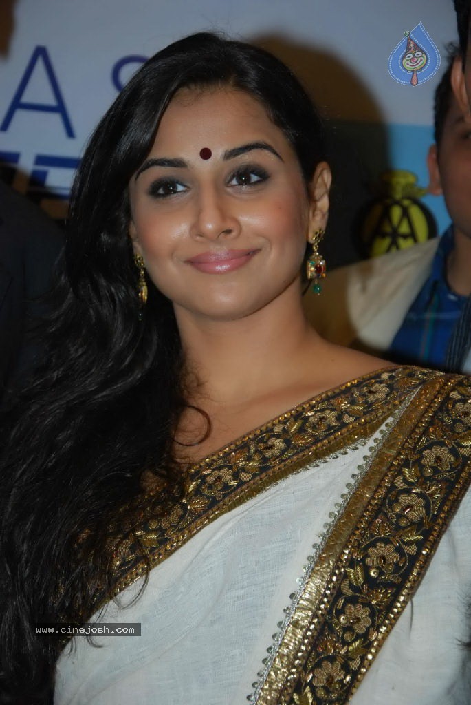 Viday Balan at Lavasa Awards - 28 / 41 photos