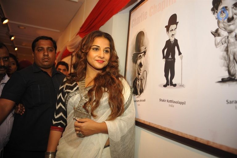Vidya Balan at Chaplin Lines Exhibition Launch - 30 / 37 photos