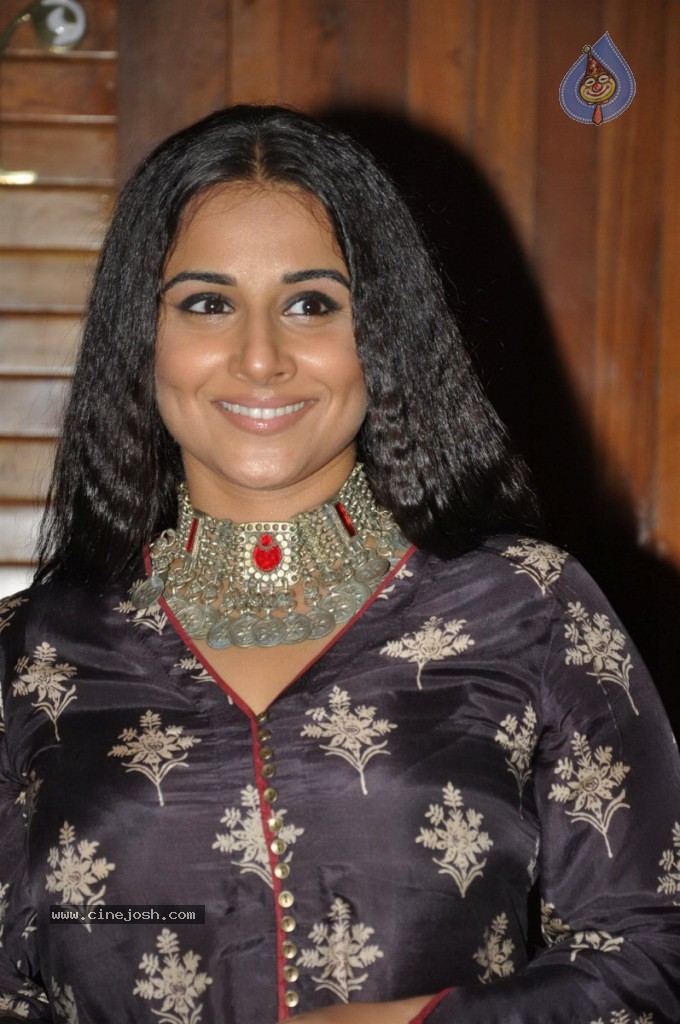 Vidya Balan at Film Ghanchakkar Wrap Party - 30 / 42 photos