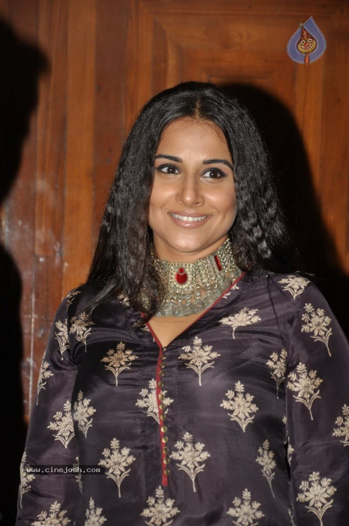 Vidya Balan at Film Ghanchakkar Wrap Party - 33 / 42 photos