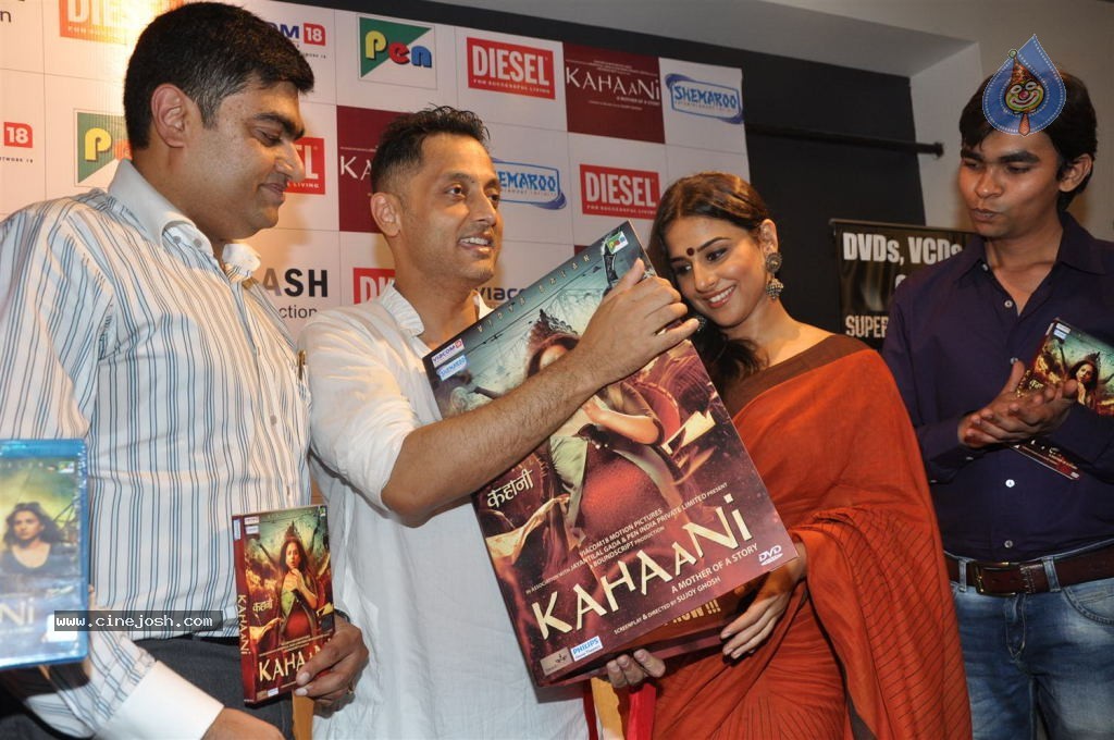 Vidya Balan at Kahaani DVD Launch - 1 / 71 photos