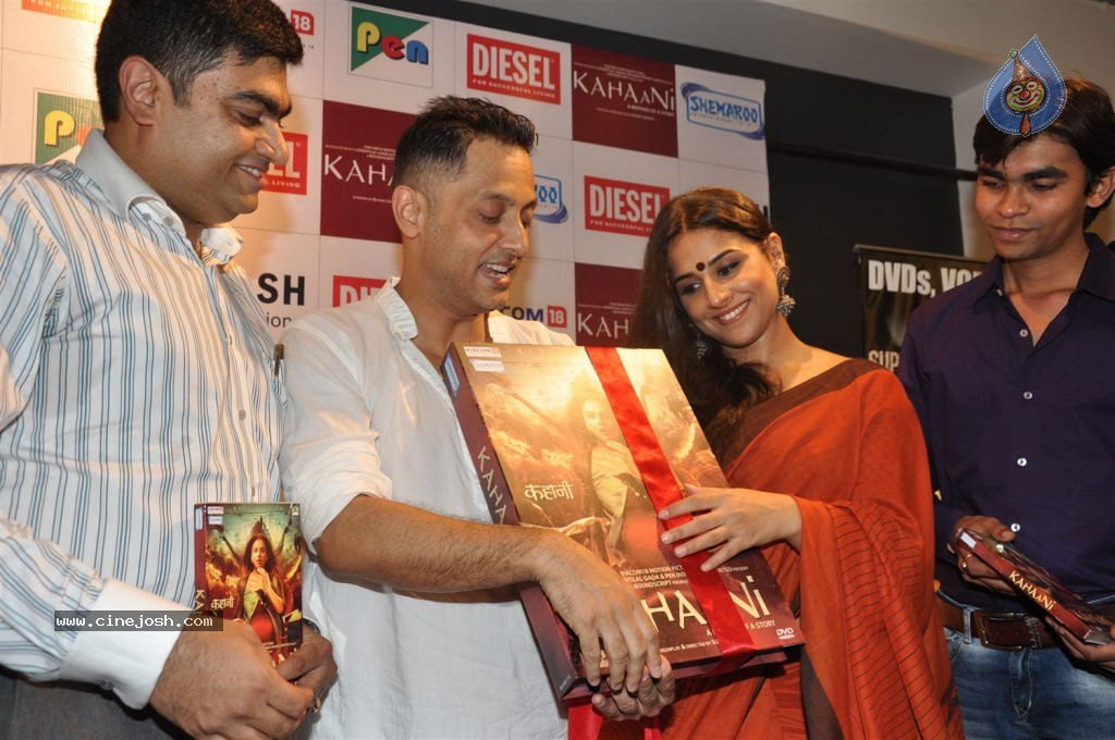 Vidya Balan at Kahaani DVD Launch - 50 / 71 photos