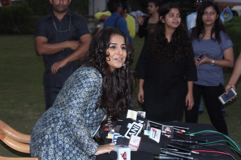 Vidya Balan at Kahani 2 Promo Shoot - 4 / 25 photos