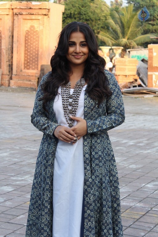 Vidya Balan at Kahani 2 Promo Shoot - 16 / 25 photos