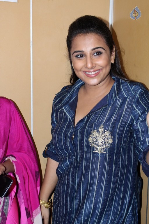 Vidya Balan At Launch Of Society Magazine - 15 / 27 photos