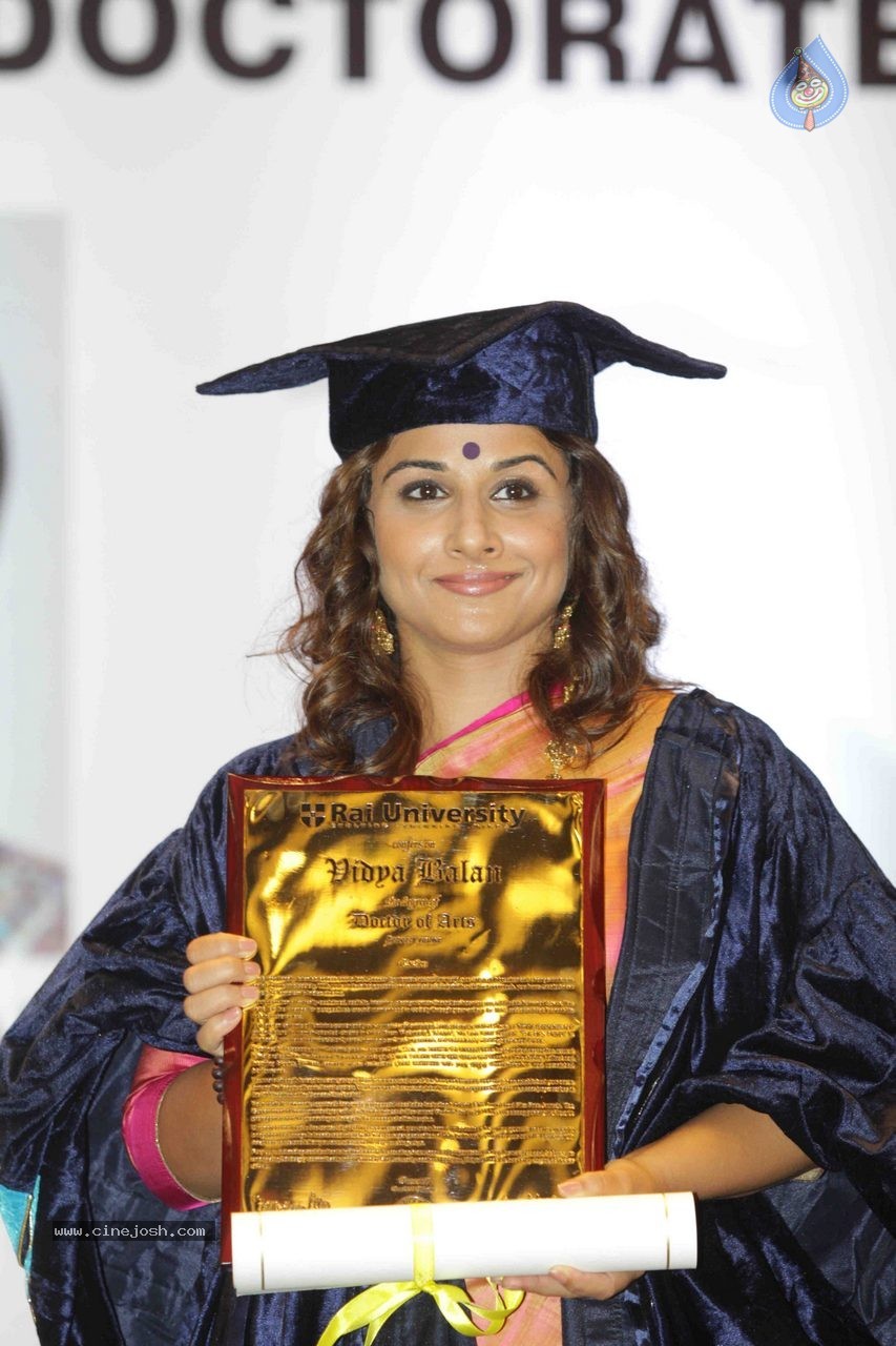 Vidya Balan Honoured With Doctor of Arts Honoris Causa Degree - 1 / 54 photos