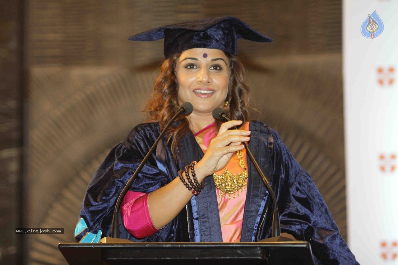 Vidya Balan Honoured With Doctor of Arts Honoris Causa Degree - 4 / 54 photos