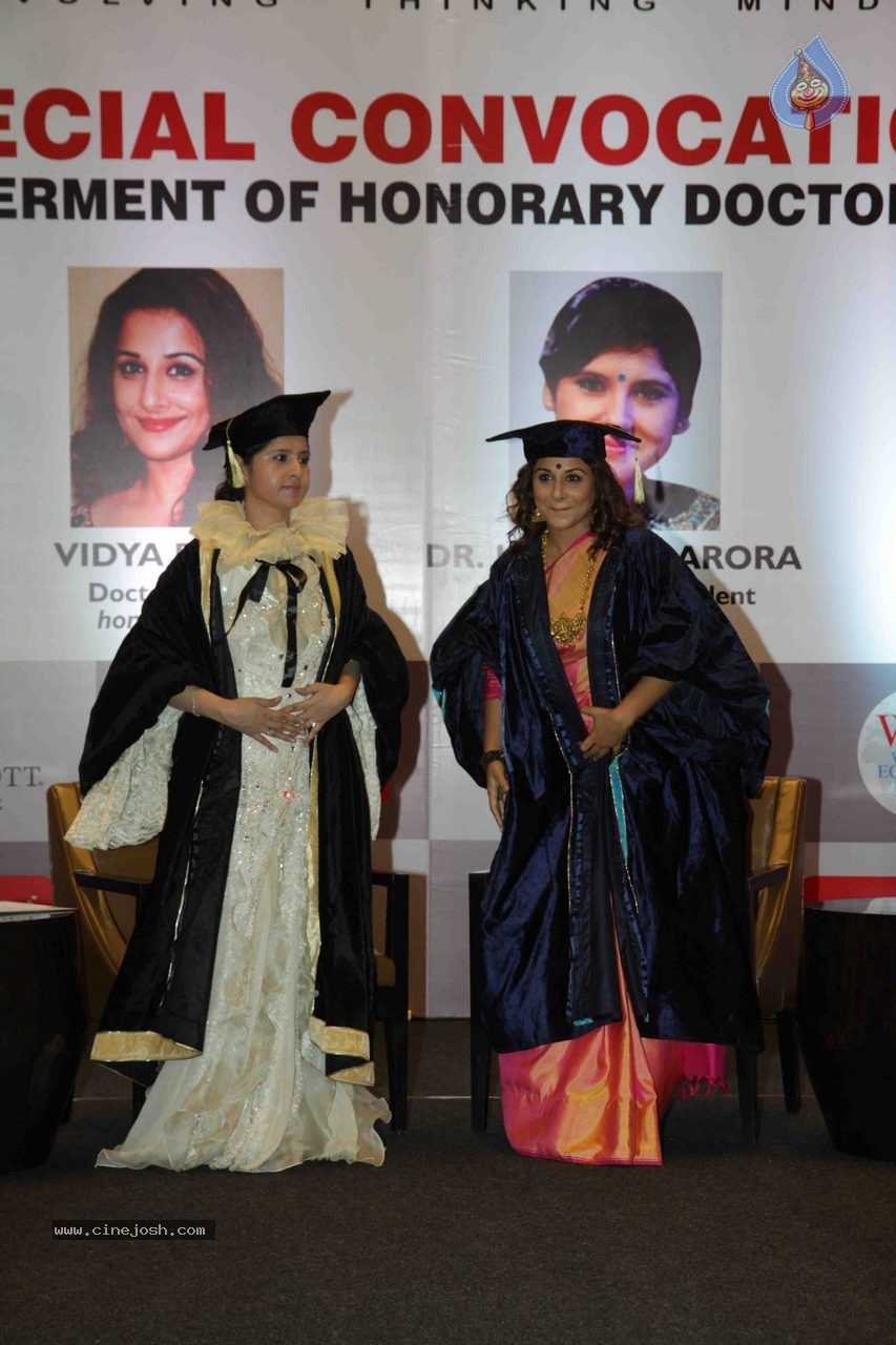 Vidya Balan Honoured With Doctor of Arts Honoris Causa Degree - 11 / 54 photos