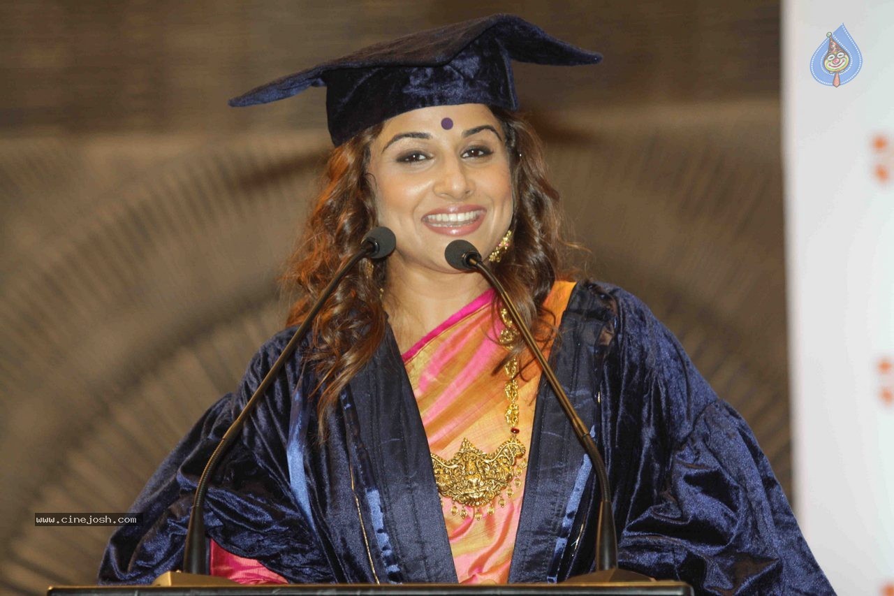 Vidya Balan Honoured With Doctor of Arts Honoris Causa Degree - 28 / 54 photos