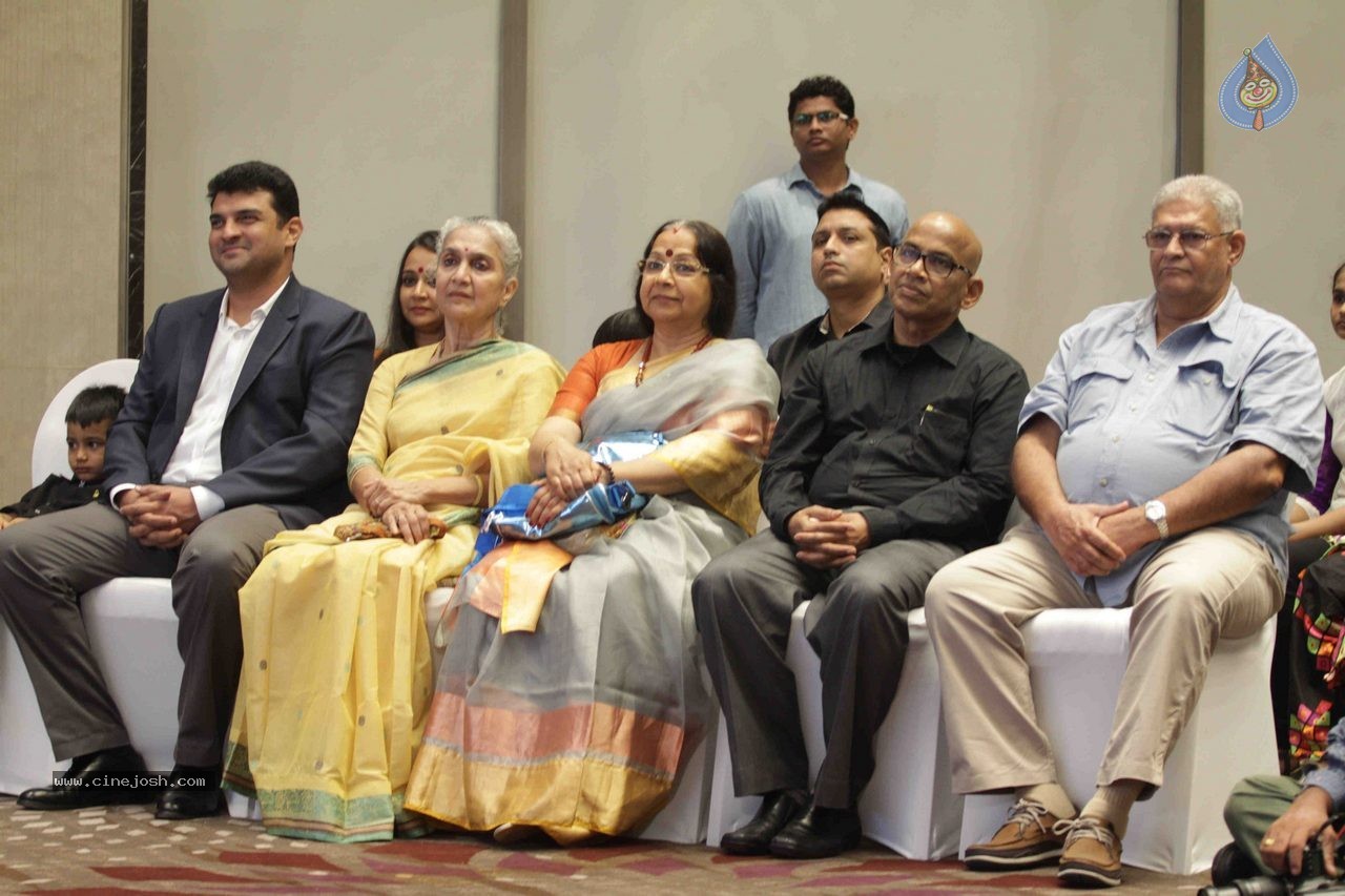 Vidya Balan Honoured With Doctor of Arts Honoris Causa Degree - 48 / 54 photos