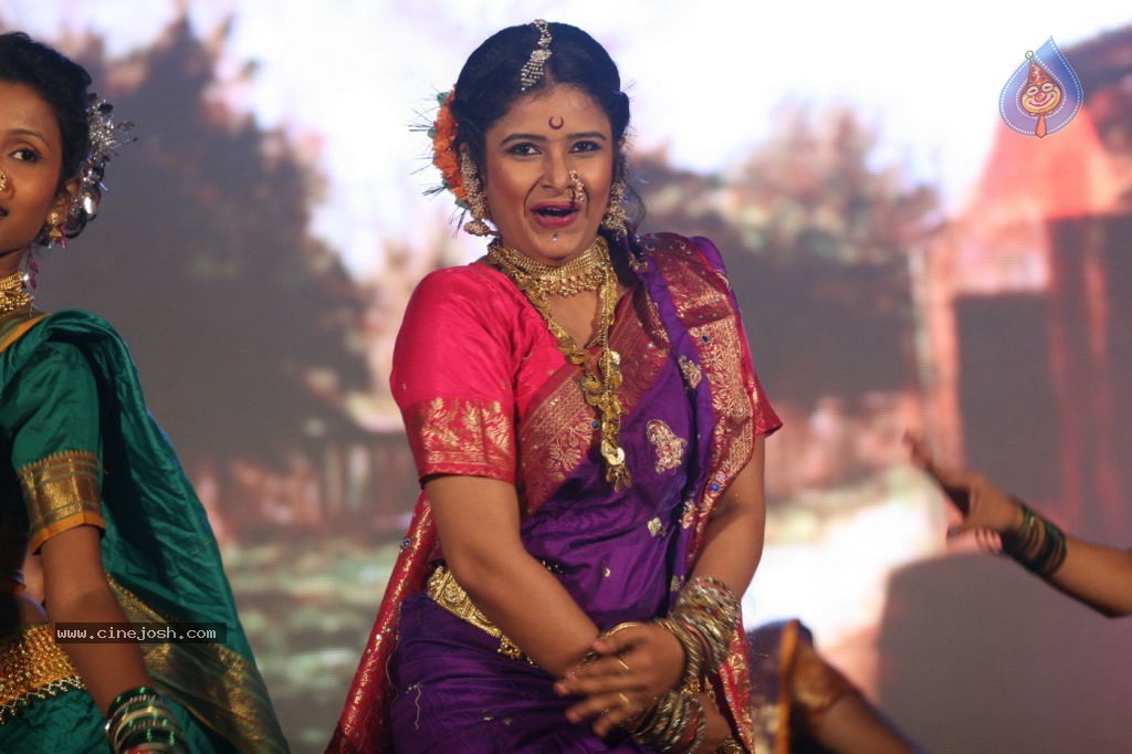 Vidya Balan Launches Ferrari Ki Sawaari Movie Song - 6 / 44 photos
