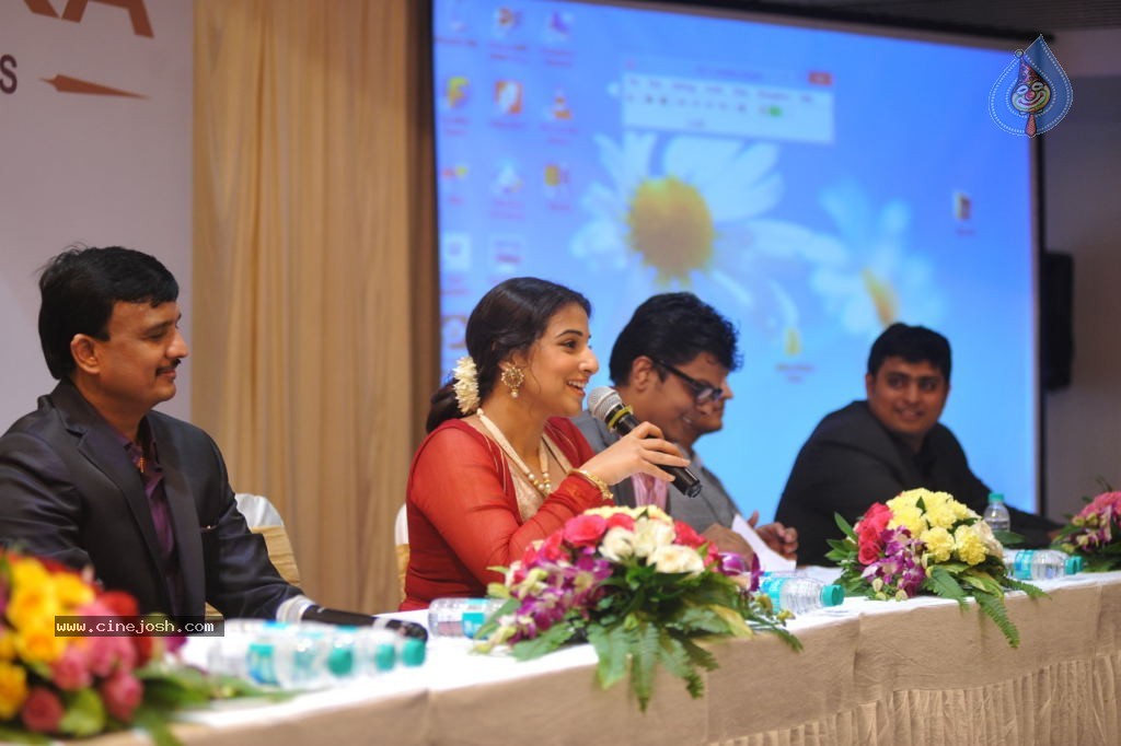 Vidya Balan Launches Ranka Jewellers Showroom - 25 / 29 photos