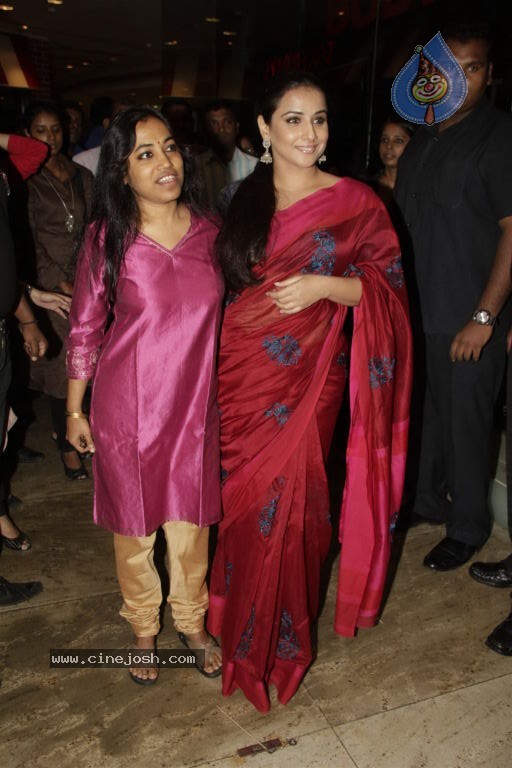Vidya Balan Launches Unhooked Novel - 46 / 55 photos