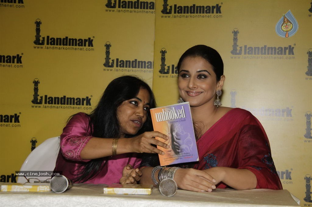 Vidya Balan Launches Unhooked Novel - 51 / 55 photos