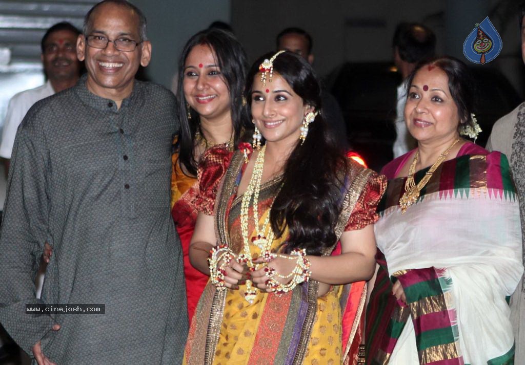 Vidya Balan Mehendi Ceremony - 7 / 20 photos