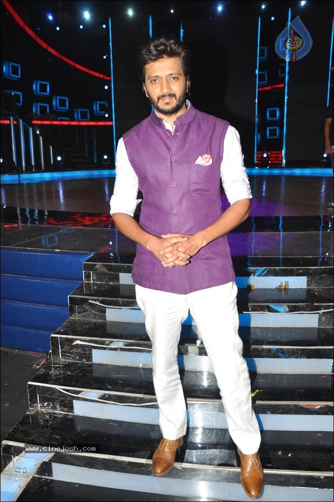 Vidya Balan n Emraan Hashmi Promotes Ghanchakkar - 15 / 48 photos