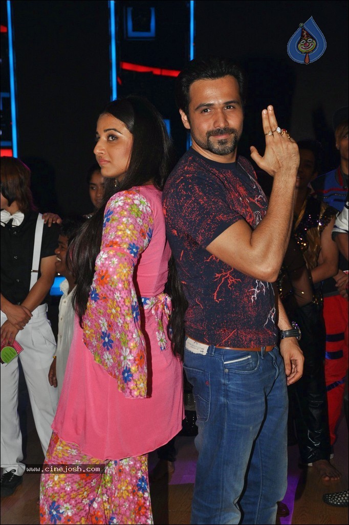 Vidya Balan n Emraan Hashmi Promotes Ghanchakkar - 19 / 48 photos