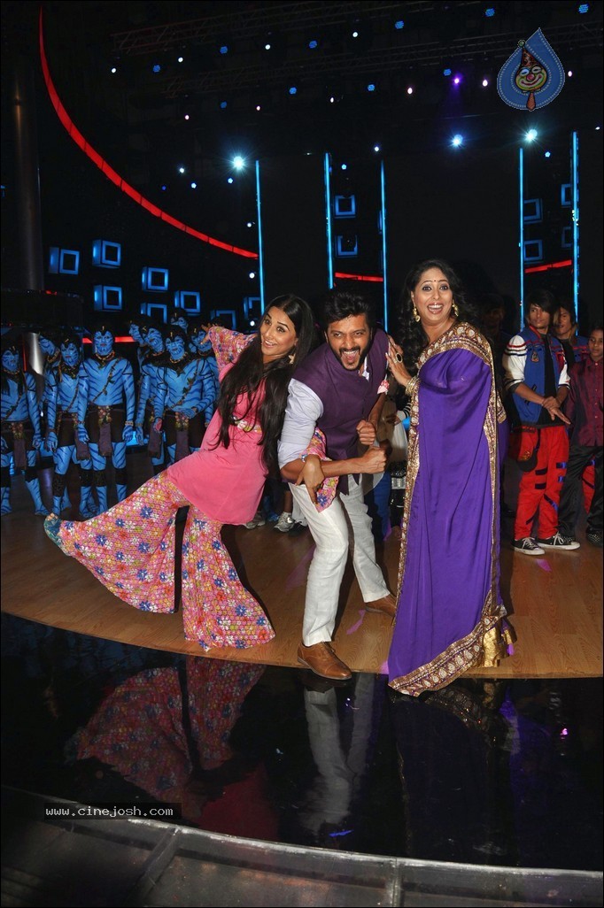 Vidya Balan n Emraan Hashmi Promotes Ghanchakkar - 21 / 48 photos